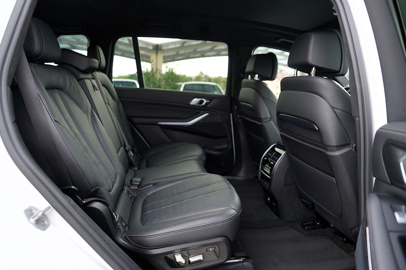 BMW X7 40d xDrive/Mpaket/AT9/22/340PS - fotka 36 z 50