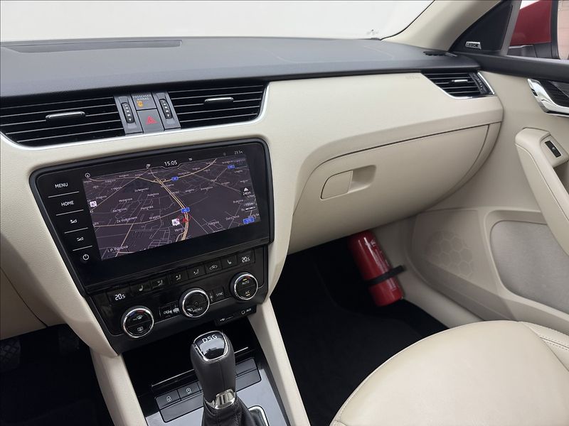 Škoda Octavia 1,4 DSG LED CANTON KŮŽE NAVI - fotka 15 z 44