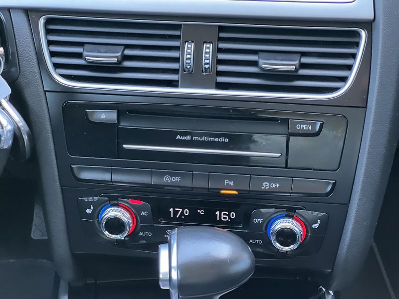 Audi A4 Avant 3.0TDi V6 180kw QUATTRO S-LINE - fotka 27 z 44
