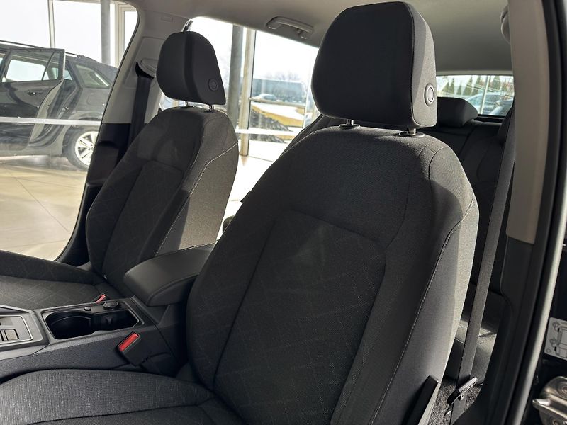 Volkswagen Golf 1,0eTSI 81kW*DSG*Life*DPH - fotka 14 z 28