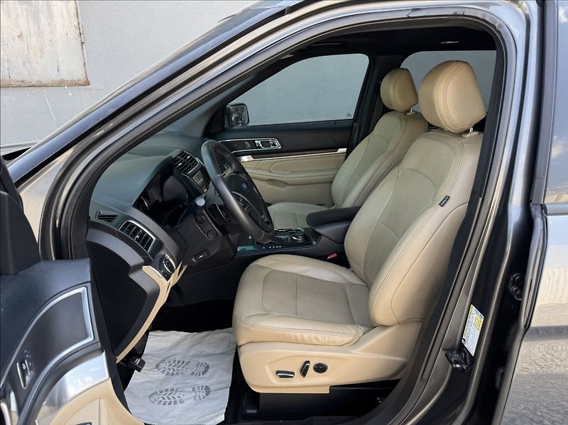 Ford Explorer 3,5 V6 268kW 4X4 PLATINUM - fotka 20 z 50
