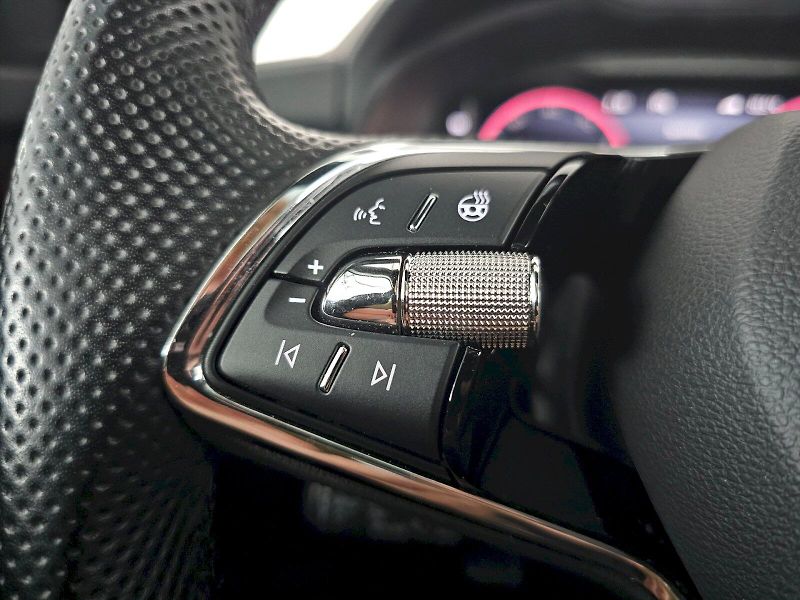 Škoda Kamiq (2023) 1.5TSi DSG 110kW MONTE CARLO - fotka 14 z 35
