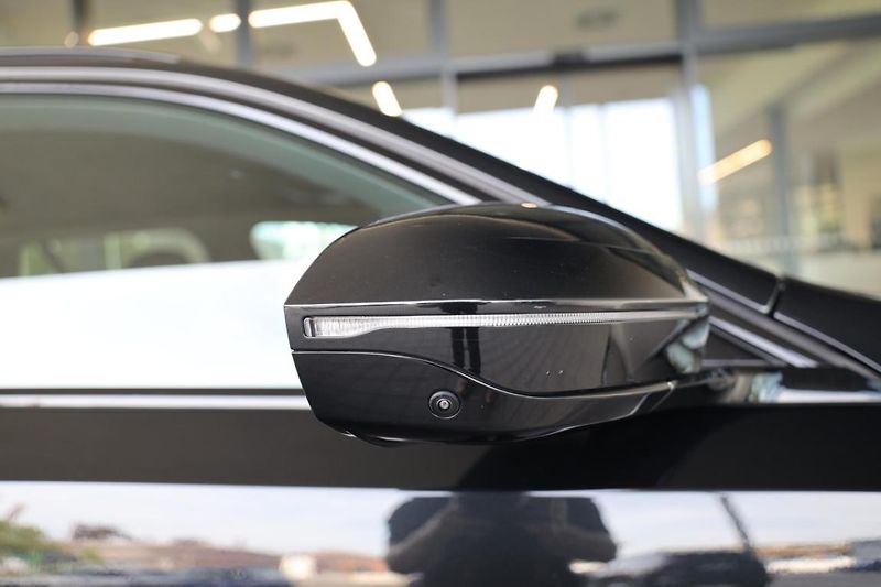 BMW Řada 5 540d xDrive Touring - fotka 27 z 35