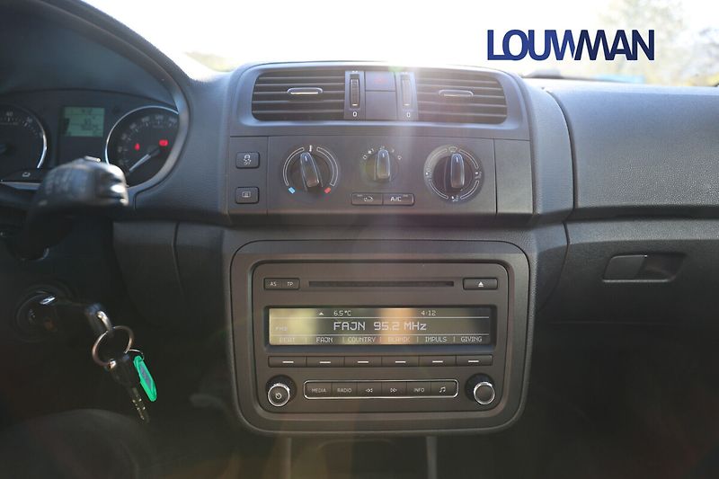 Škoda Roomster TSI AMBIENTE - fotka 6 z 17