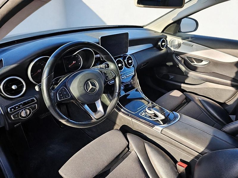 Mercedes-Benz Třídy C (2016) C220D 125kW 4MATIC 7G AIRMATIC - fotka 19 z 50