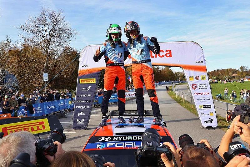 Závěrečná etapa a cíl Středoevropské rallye v Pasově.