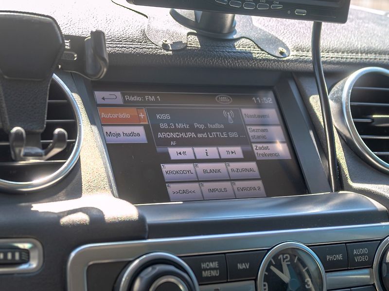 Land Rover Discovery (2013) 3.0D 155KW 7sed – NAVIJÁK - fotka 25 z 57