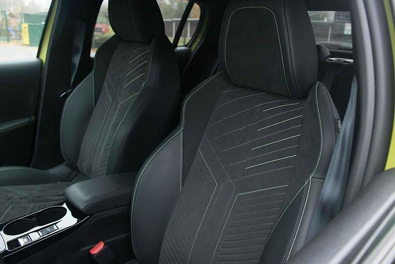 test Peugeot 208 hybrid