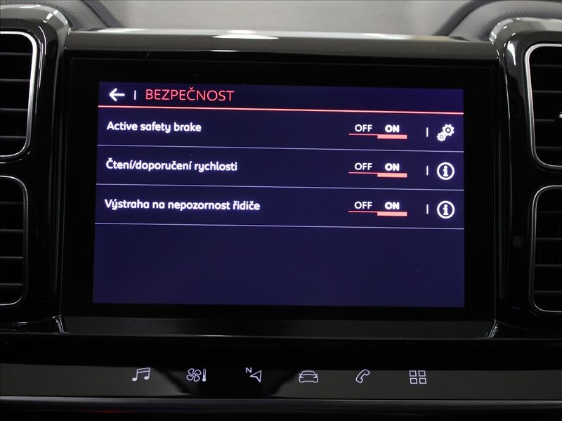 Citroën C5 Aircross 1,2 PT 96kW 25tkm. VÝPRODEJ! - fotka 13 z 23