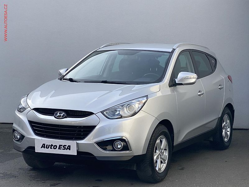 Hyundai ix35 (2013) 2.0 CRDi 4x4, AC, výhřev sed - fotka 3 z 17