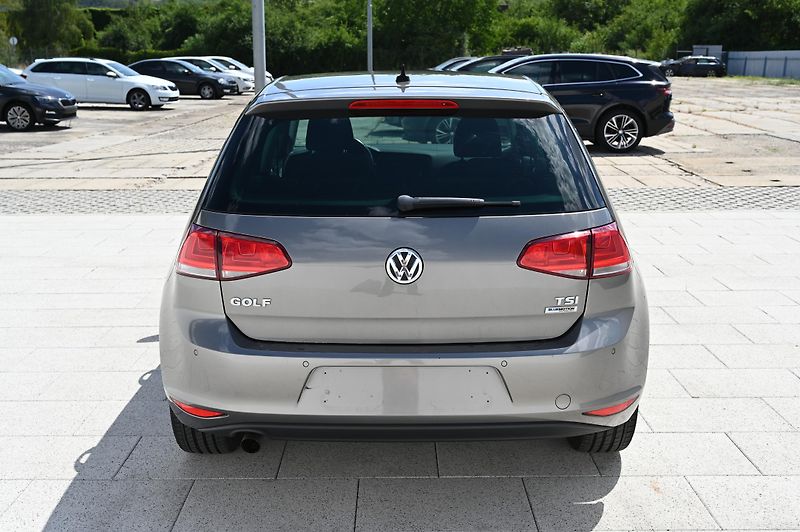 Volkswagen Golf 1.2TSI 81KW BMT rezervace - fotka 6 z 46
