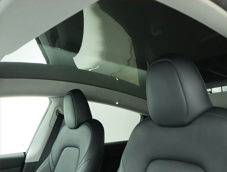 Tesla Model Y (2023) Long Range AWD 79kWh, SoH 91% - fotka 17 z 23