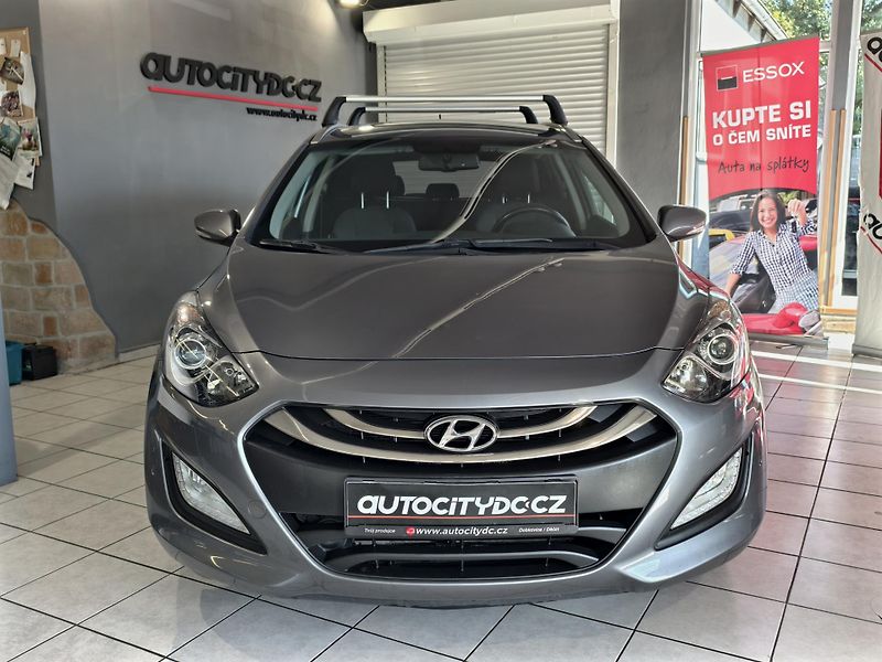 Hyundai i30 1.6 GDi 88kW KAMERA VÝHŘEVY ČR - fotka 2 z 23