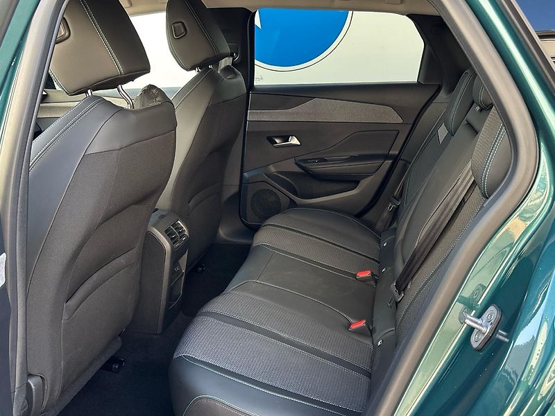 Peugeot 308 (2025) SW Allure 130 EAT8 + Pakety - fotka 7 z 41