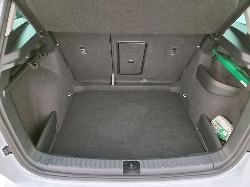 Škoda Karoq 1.5 TSI Top selection - fotka 24 z 27