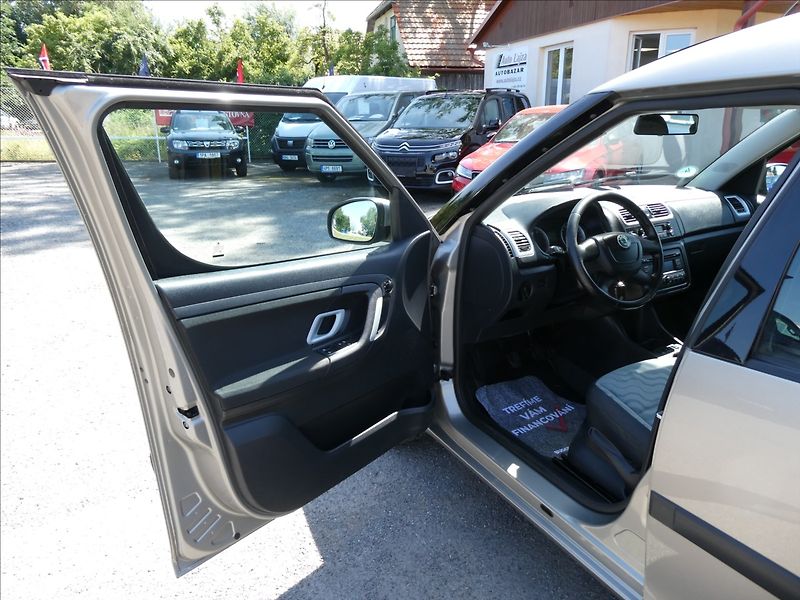Škoda Roomster 1,4 i 16V závěs, serviska - fotka 18 z 49