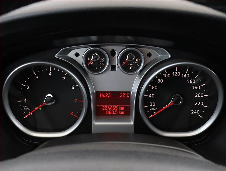 Ford Focus (2010) 1.6 16V, Automat, po STK - fotka 8 z 14
