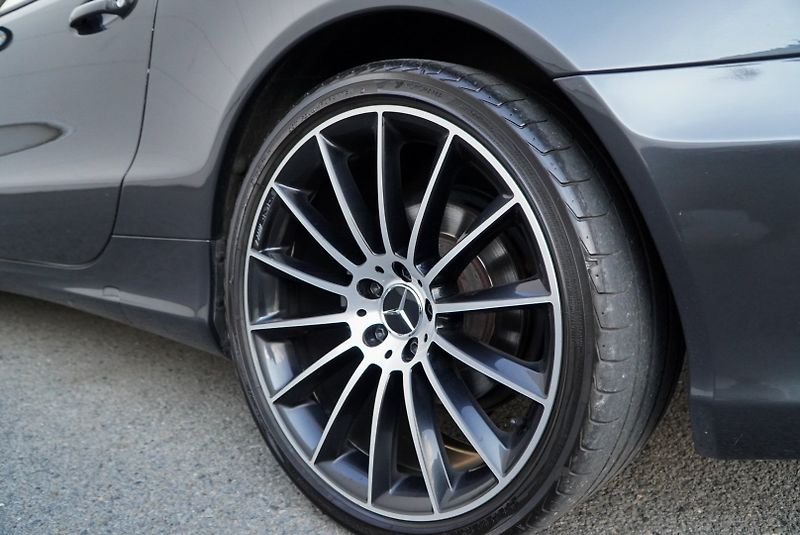 Mercedes-Benz SL 500 V8 - fotka 33 z 36