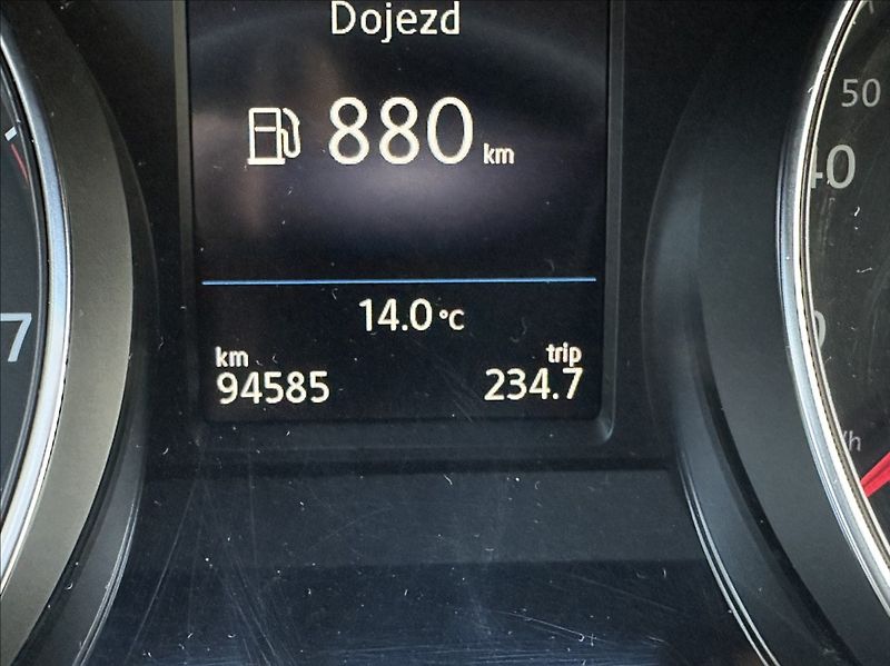 Volkswagen Passat 1,5 TSI 150PS  Business DSG - fotka 37 z 53