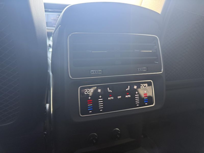Audi Q7 (2026) 50TDI 210kW S-LINE GRAVITY LED - fotka 26 z 54