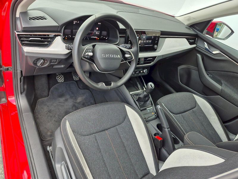 Škoda Kamiq (2025) Top Selection 1.5 TSI 110kW - fotka 12 z 27
