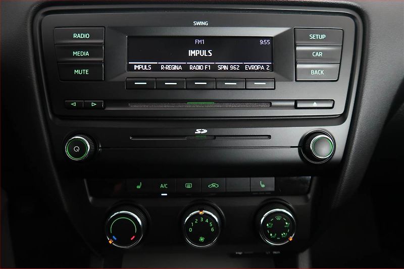 Škoda Octavia (2013) Ambition 1.2 TSI, Tempomat - fotka 12 z 14