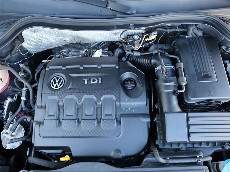Volkswagen Tiguan 2,0   TDi Sport Pano Kamera Dy - fotka 30 z 36