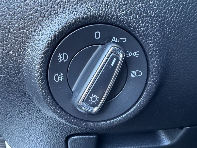 Škoda Superb 2,0 TDI 140kW ACC - fotka 23 z 50