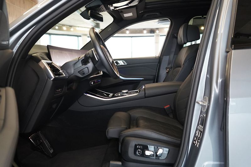 BMW X5 30d xDrive, Ventilace, Tažné - fotka 20 z 49