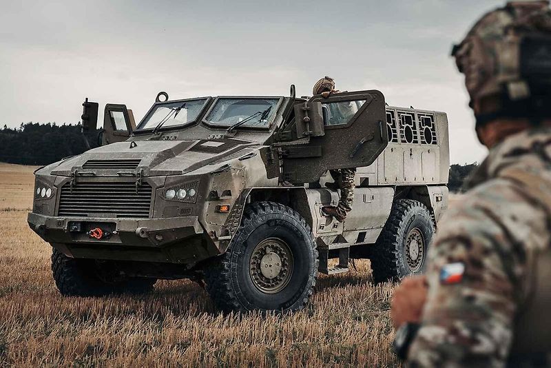 Obrněný kolový transportér STVM4 Golem.