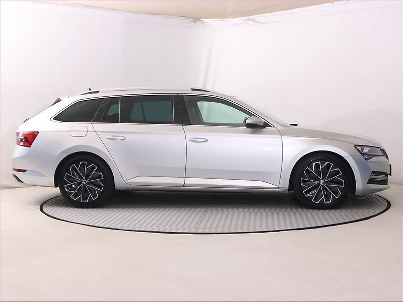 Škoda Superb (2022) 2.0 TDI - fotka 6 z 27