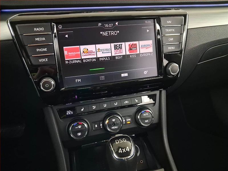 Škoda Superb (2015) Style 2.0 TSI, 4X4, Automat - fotka 12 z 16