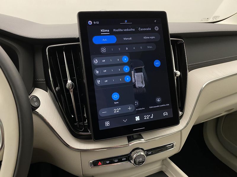 Volvo XC60 T8 AWD RECHARGE DARK ULTRA CZ - fotka 41 z 64