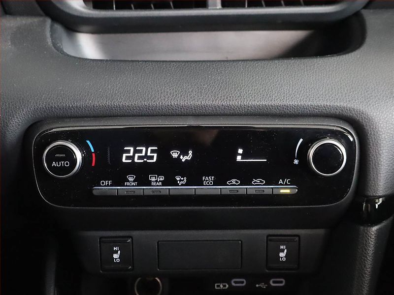 Toyota Yaris (2025) Style 1.5 VVT-i Hybrid - fotka 21 z 26