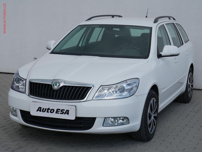 Škoda Octavia (2012) 1.2TSi, Ambition, TZ - fotka 3 z 16