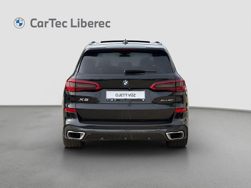 BMW X5 xDrive40i - fotka 19 z 22