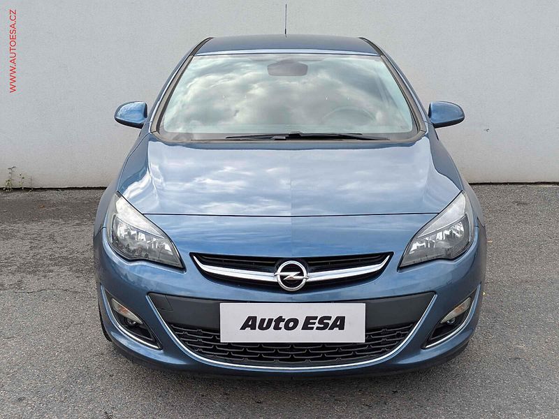 Opel Astra (2013) 1.4T, ČR, AC, tempo - fotka 2 z 13