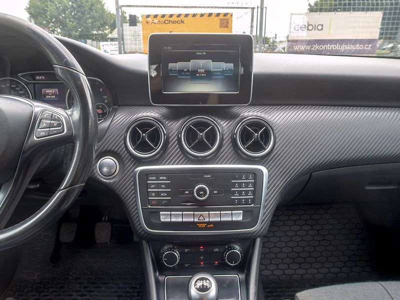 Mercedes-Benz GLA (2017) 200D 100KW LED – PO SERVISU - fotka 25 z 48