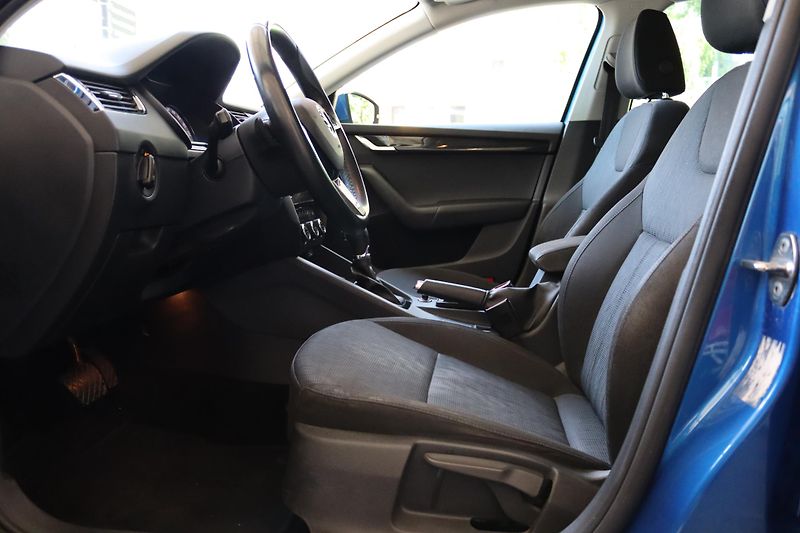 Škoda Octavia 2.0TDI DSG 110kW ČR DPH - fotka 23 z 50