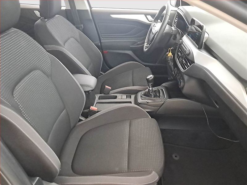 Ford Focus (2018) 1.0 EcoBoost, Serv.kniha, Navi - fotka 9 z 18