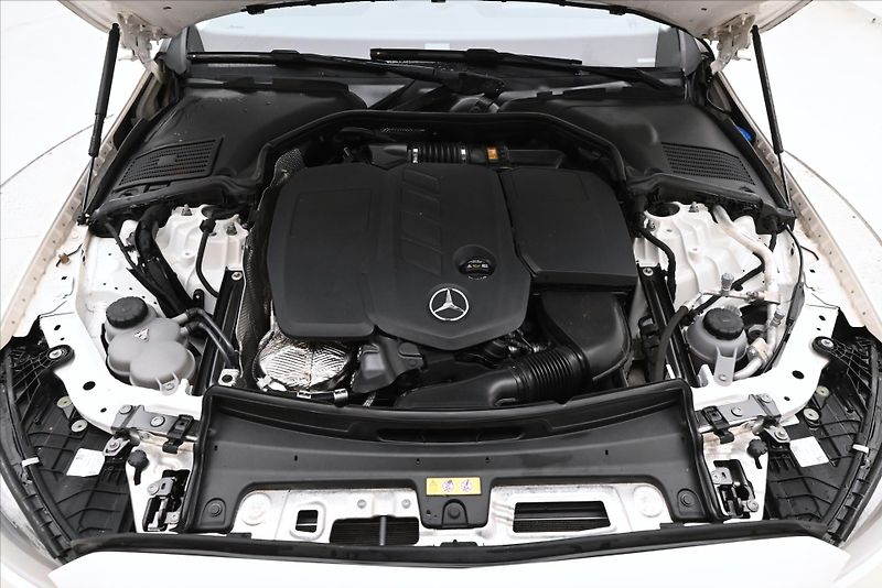 Mercedes-Benz Třídy C 2,0 220d 147 kW 9G Tronic TAŽN - fotka 9 z 32