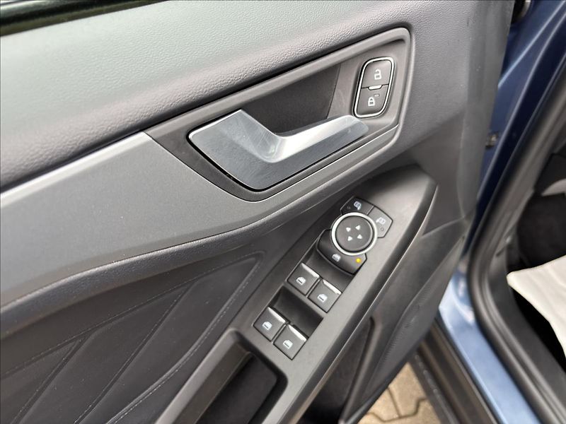 Ford Focus 1,0 EcoBoost 92kW Trend - fotka 16 z 28
