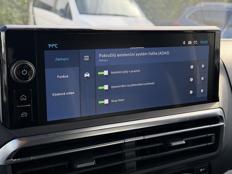 Citroën SpaceTourer 2.2 HDi 180EAT8 XL Shine - fotka 13 z 33