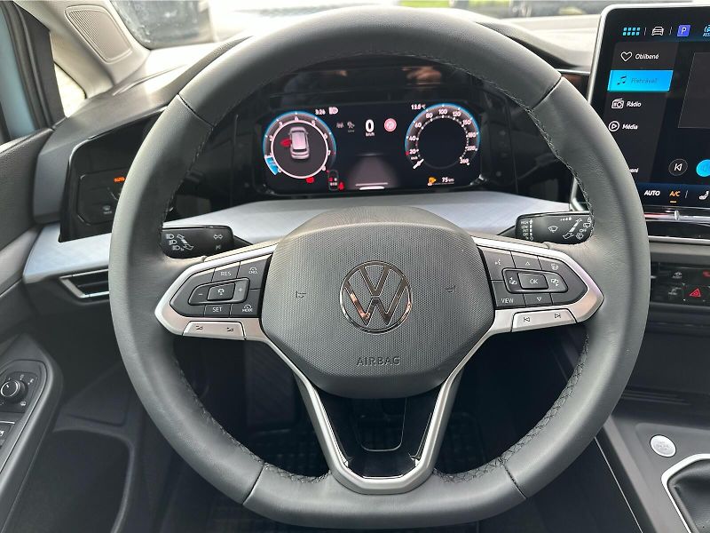 Volkswagen Golf Life 1.5 TSI 110kw M6 - fotka 19 z 22