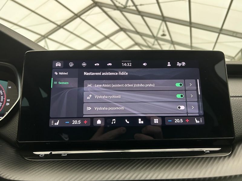 Škoda Octavia 1.5 TSI SportLine - fotka 9 z 31