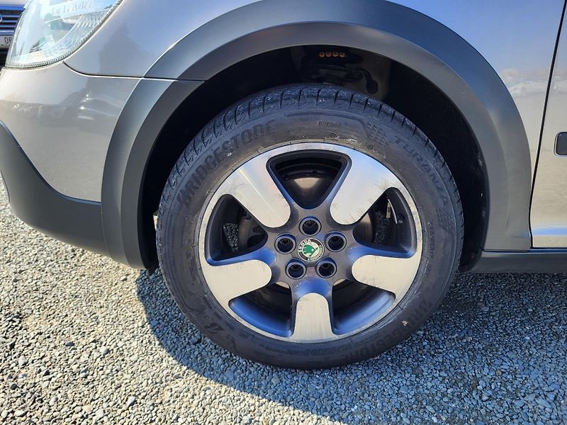 Škoda Octavia 2.0 TDi 103kW SCOUT 4x4 - fotka 33 z 45