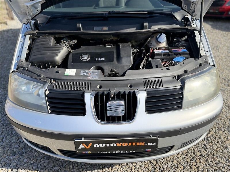 Seat Alhambra 1,9 TDI NOVÉ ROZVODY, TAŽNÉ - fotka 22 z 23