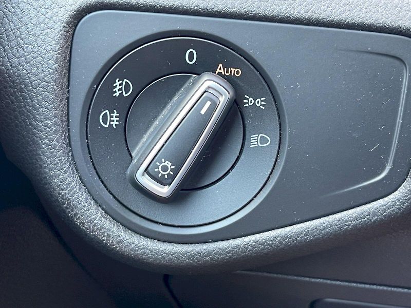 Volkswagen Golf (2018) 1.4 TSI 92 kW Maraton Edition - fotka 7 z 35