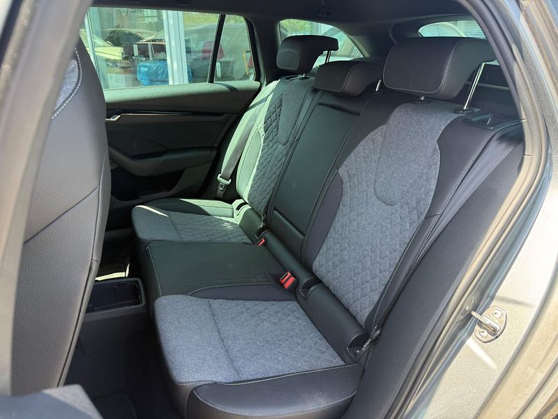 Škoda Octavia Sportline 2.0 TDI 110kw DSG Co - fotka 21 z 26