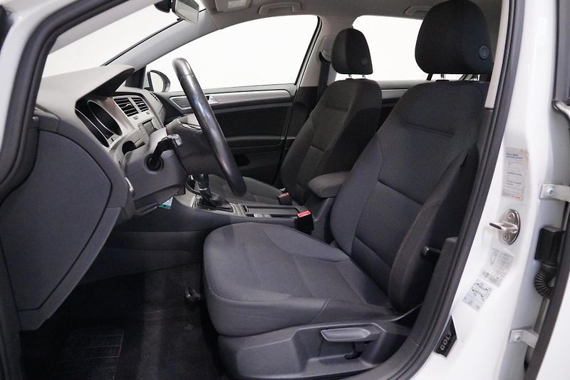 Volkswagen Golf - fotka 11 z 24